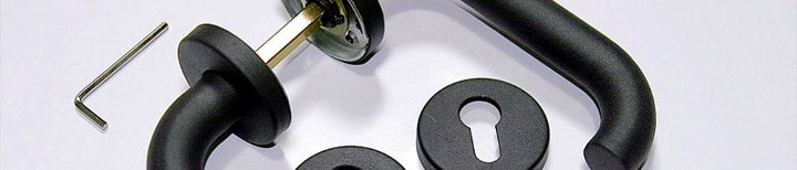 Как разобрать дверную противопожарную ручку?